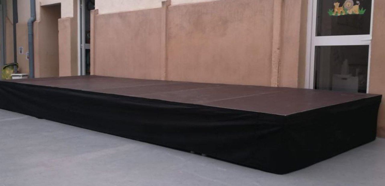 Stage platforms for rent | Eventop Carpas Barcelona