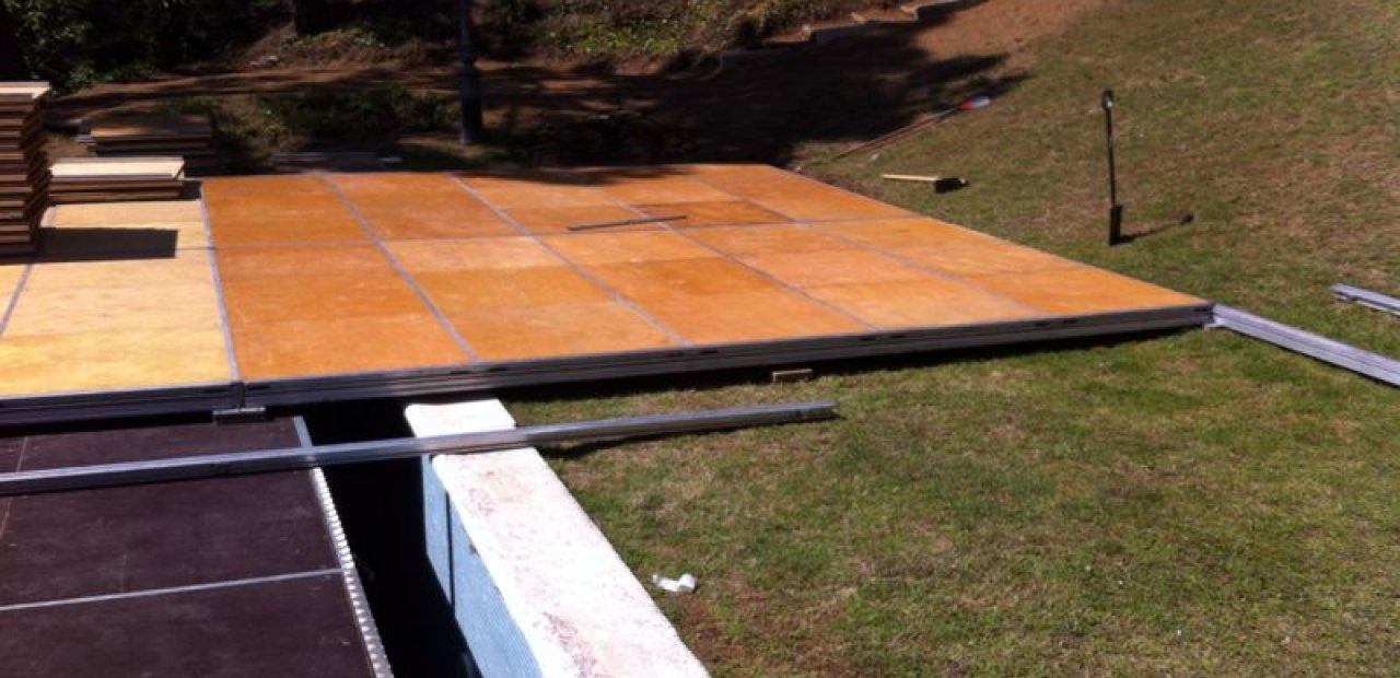 Rent platforms to cover swimming pools | Eventop Carpas Barcelona