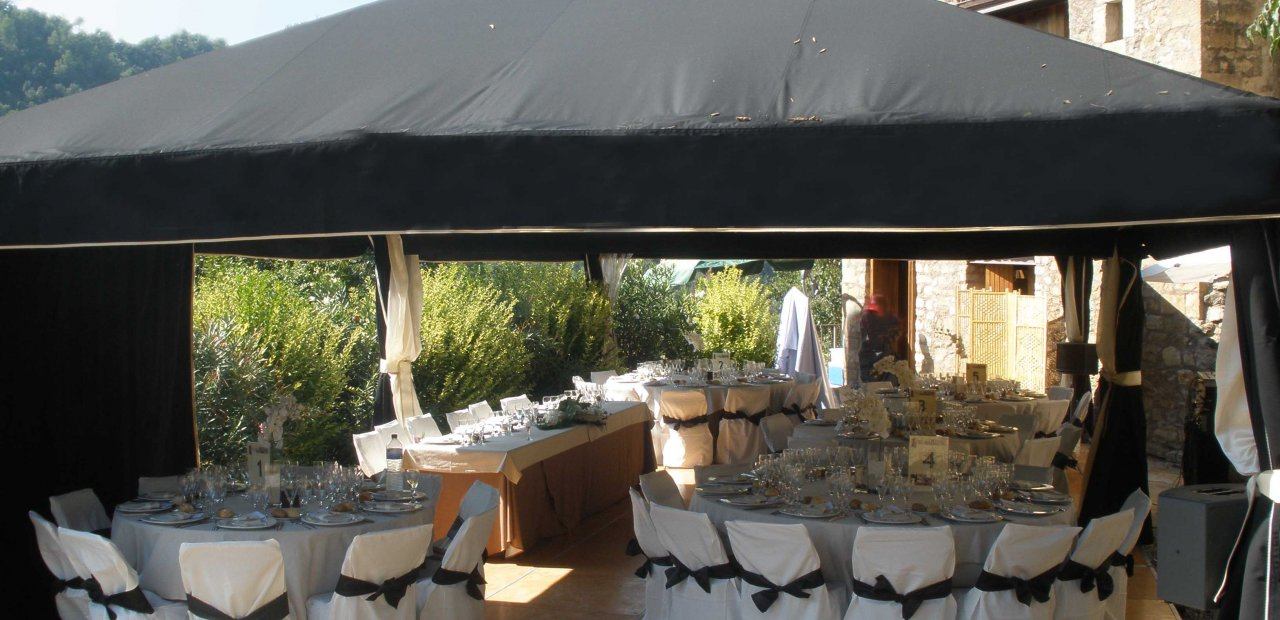 Cuantas personas caben en una carpa de 100 m2