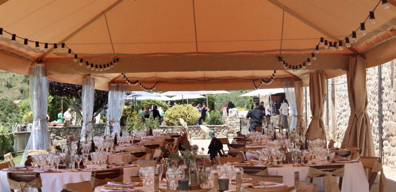 Guía completa para alquilar un carpa para bodas