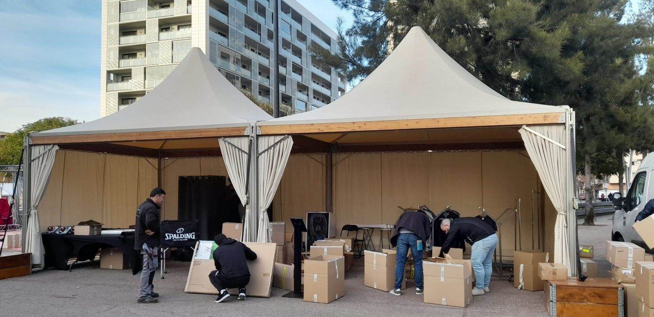 Carpas en la ACB de Badalona