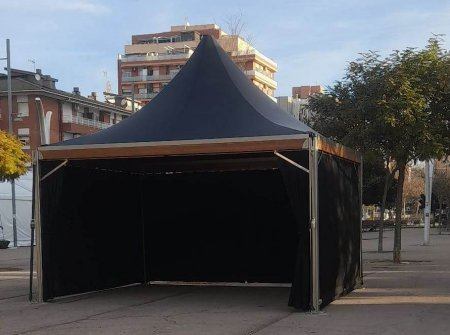 Carpas en la ACB de Badalona