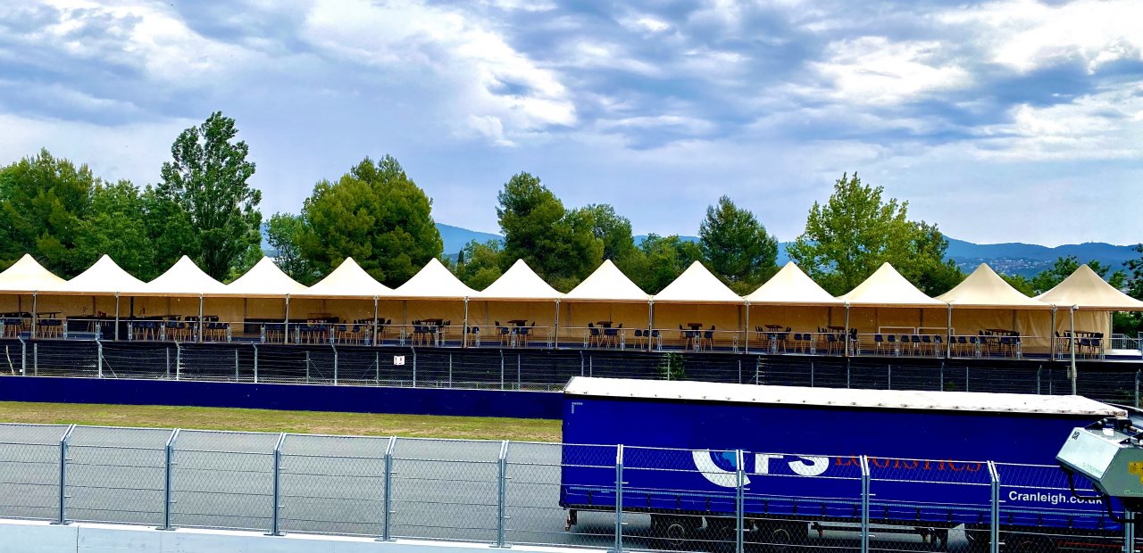 Eventop Carpas installs VIP tents at the F1 Spanish Grand Prix