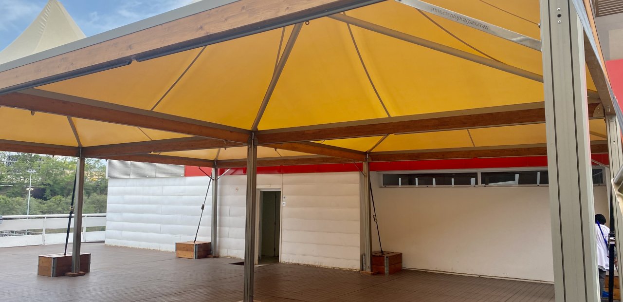 Eventop Carpas installs VIP tents at the F1 Spanish Grand Prix