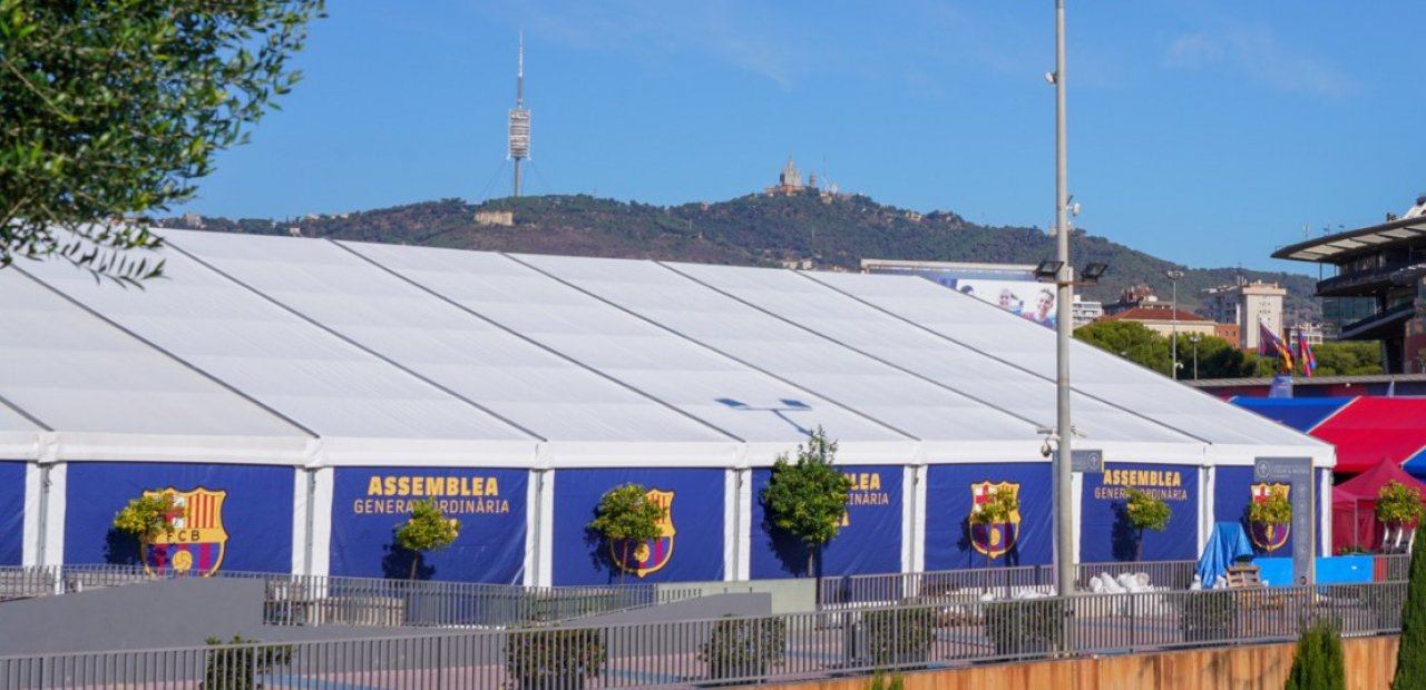 Carpa a dos aguas para el FCB