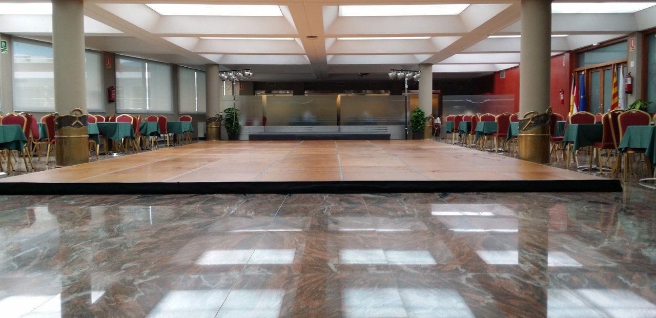 Alquiler de tarima para pista de baile